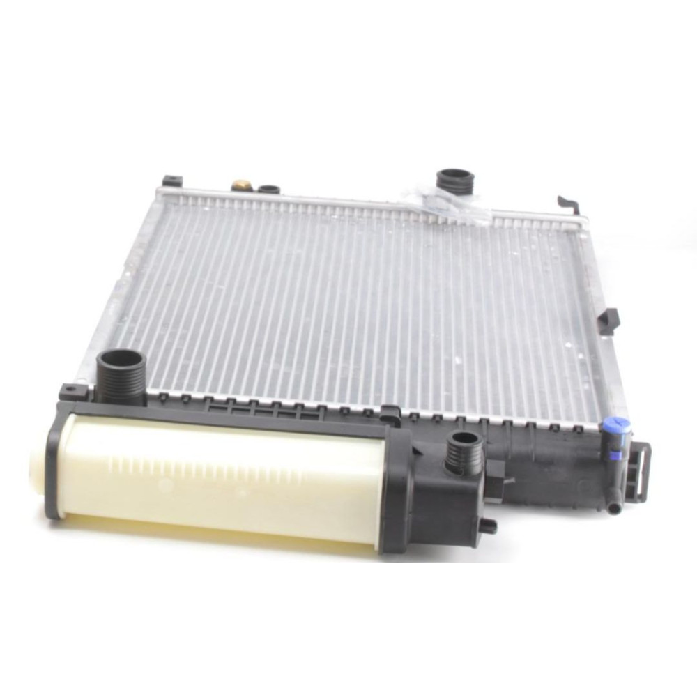 Радиатор охлаждения BMW 5 E39 2.0-2.8i 97-00 58247 NRF