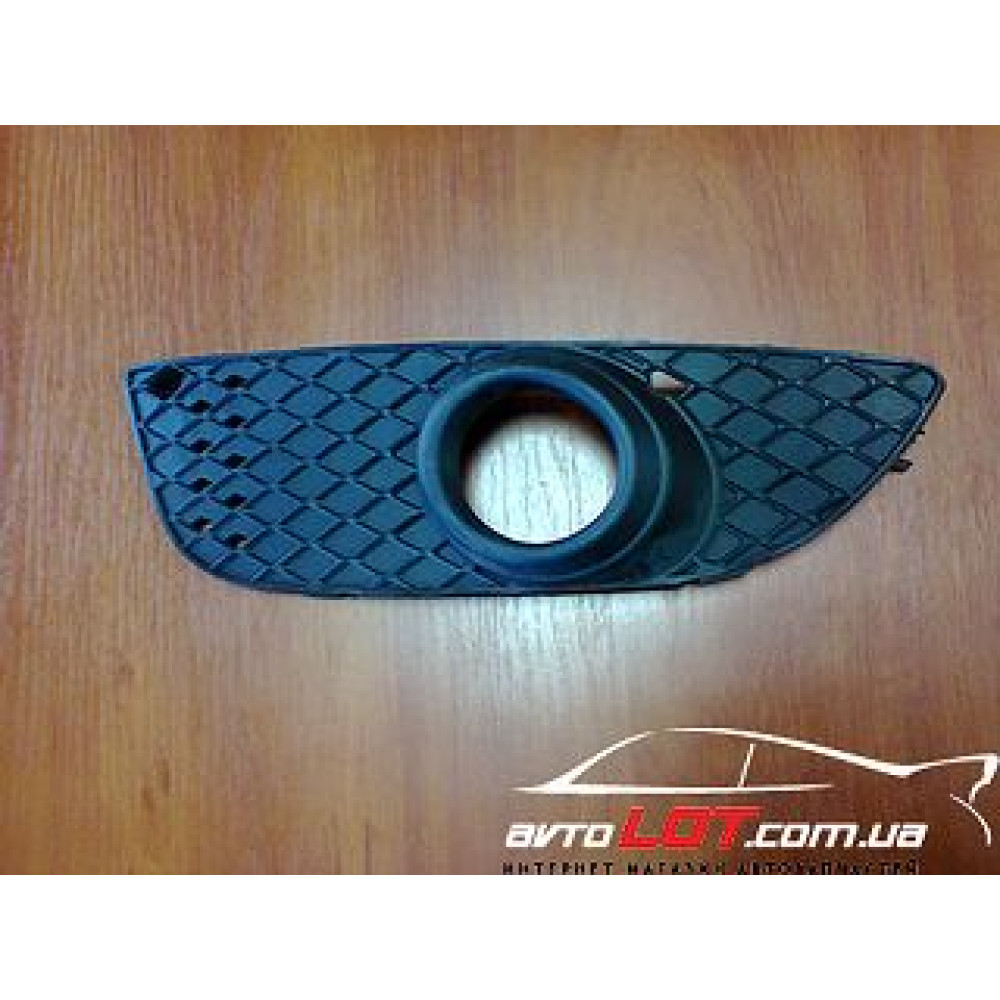 Продам Решетка бампера левая под птф Mitsubishi Lancer 10 cy 07-12 cx 08-10