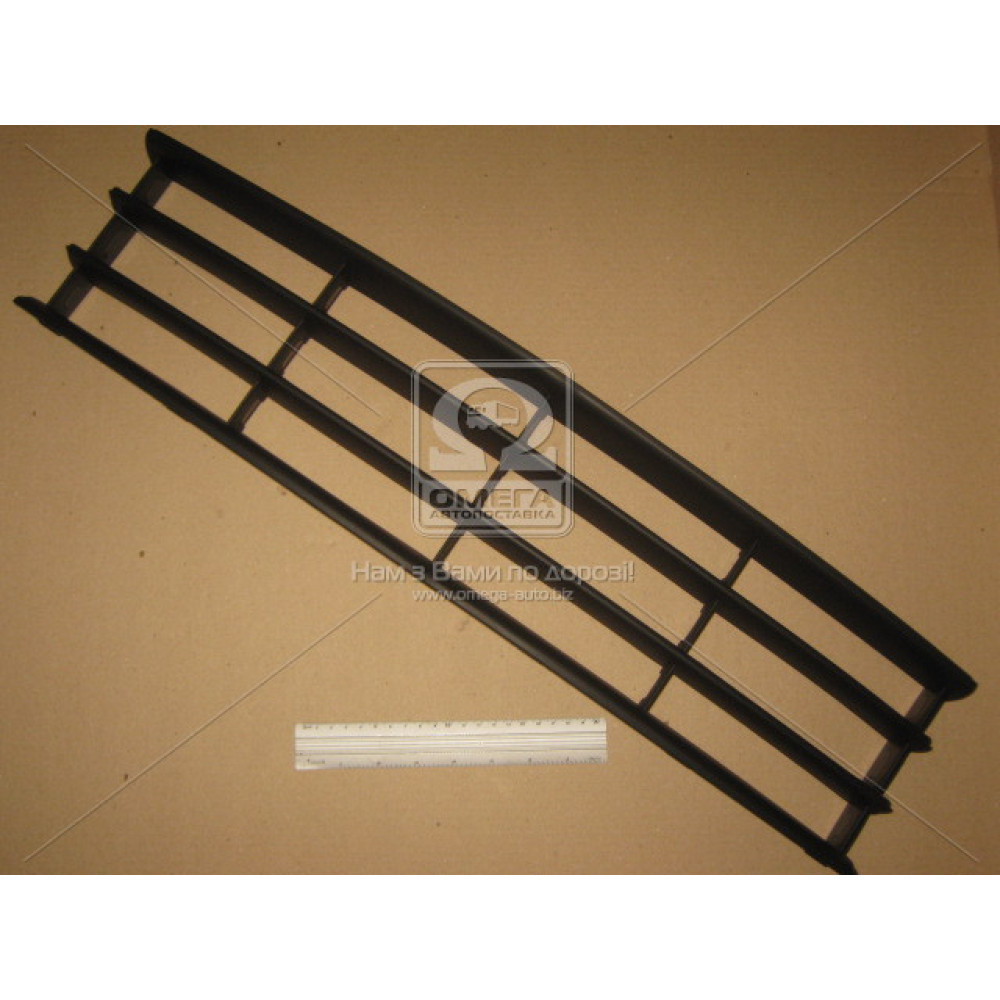 Купить в Киеве Решетка средняя в бампер Skoda Octavia a5 09-13