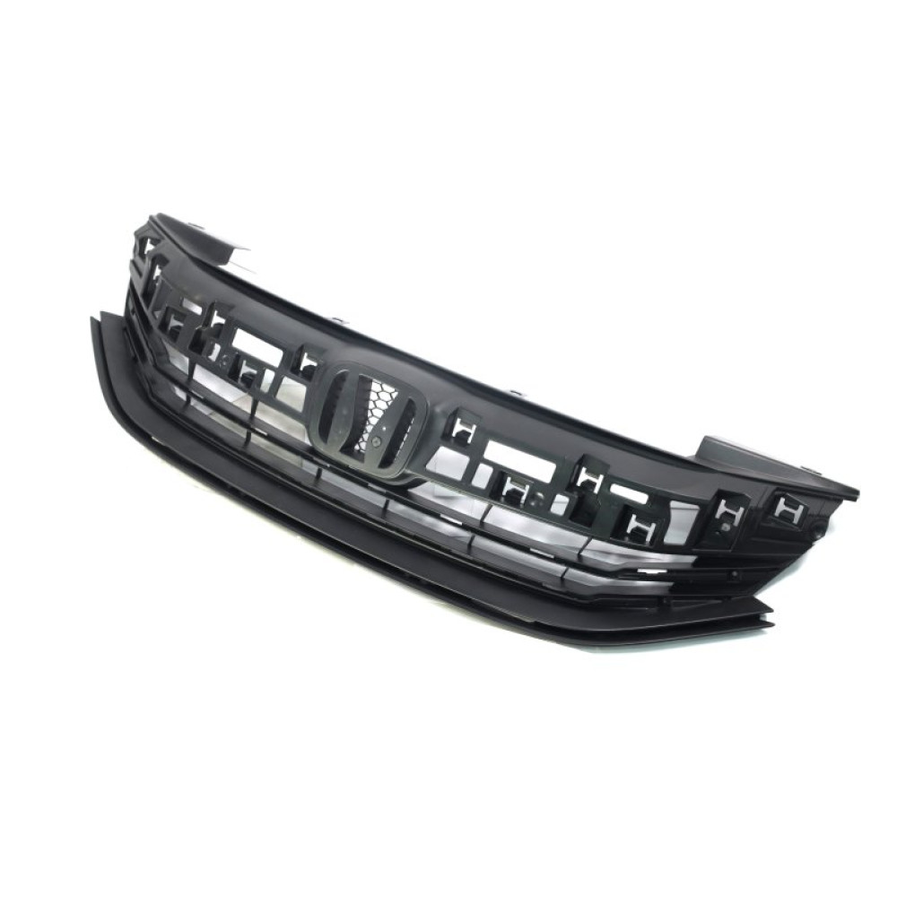 Продам Решетка радиатора внутр без хром накладок Honda Accord 9 15-17 седан eur usa