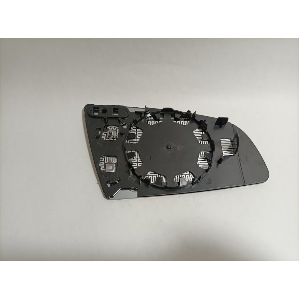 Недорого купить Вкладыш зеркала левый Audi A3 04-08 FPS обогрев асфера