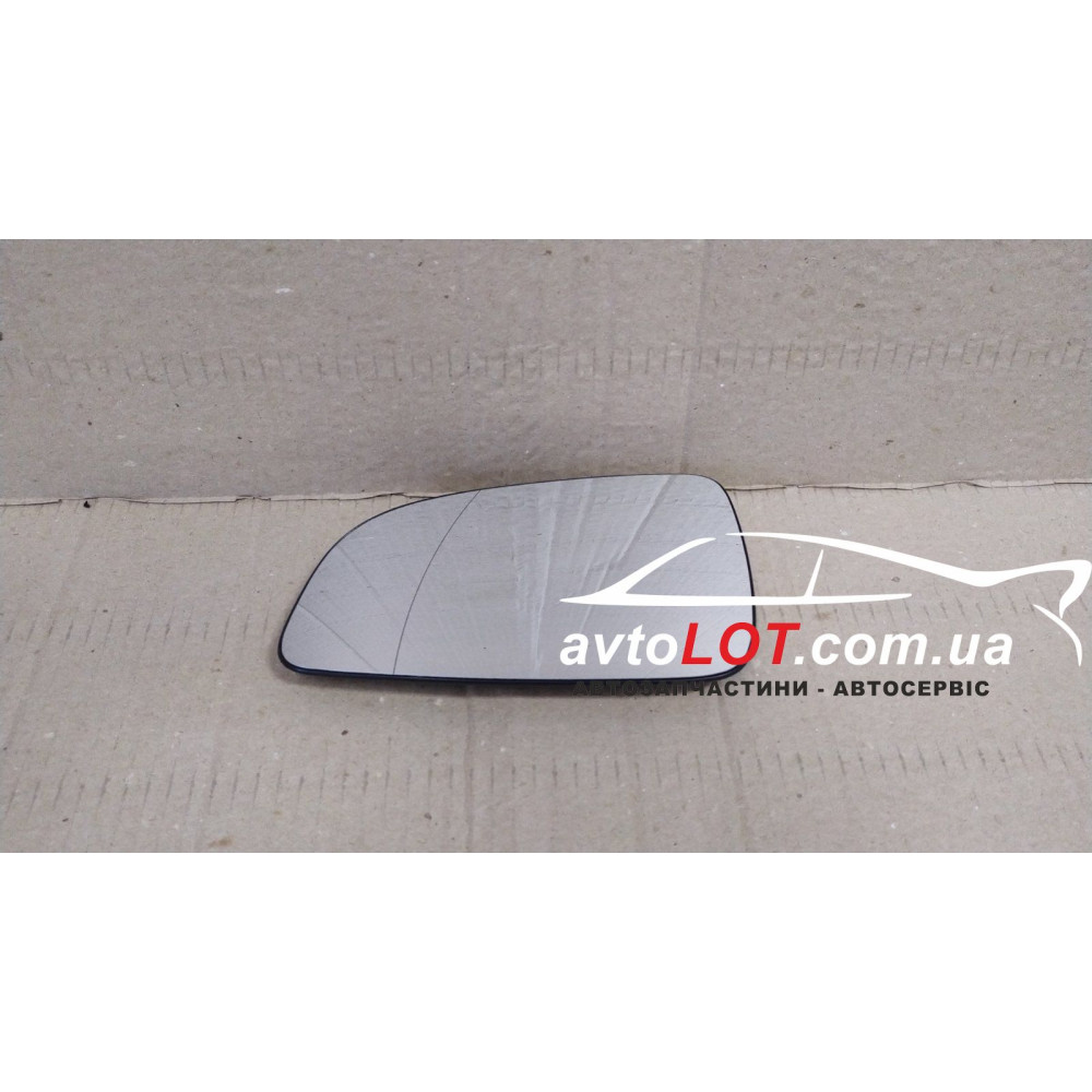 Купить со склада Вкладыш зеркала левый Opel Astra h 03-14