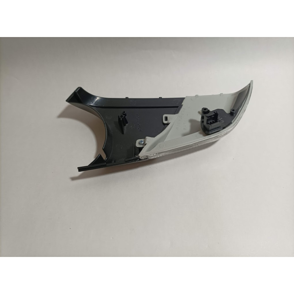 Продам Указатель поворотов левый Volkswagen Polo 4 хэтчбек 05-09