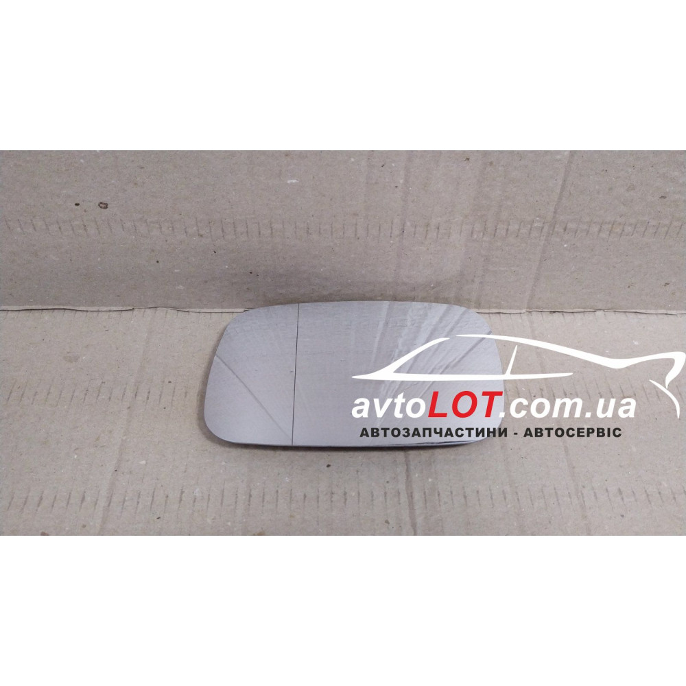 Купить недорого Вкладыш зеркала левый Volkswagen Passat b3 88-93